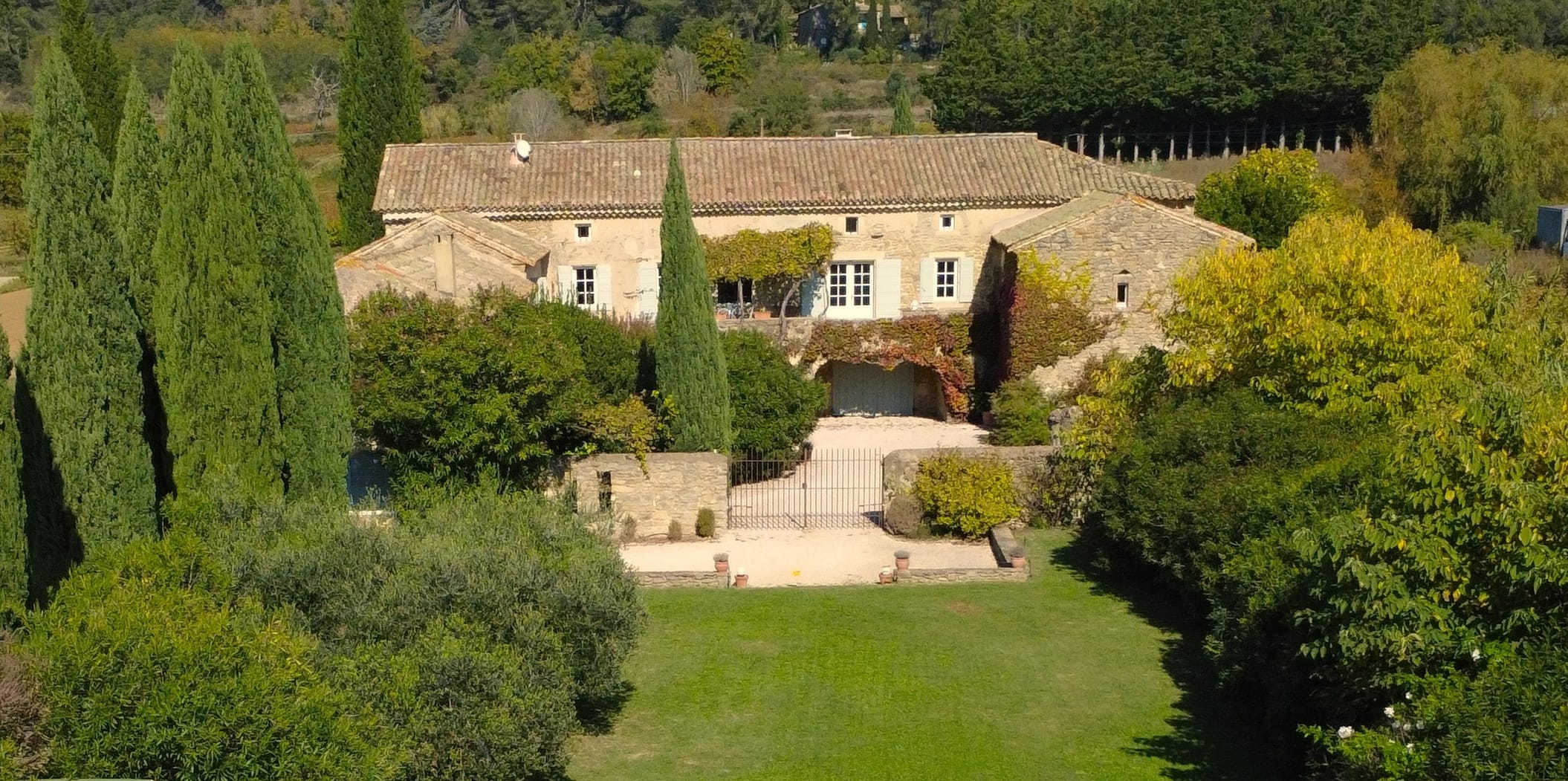 99587  :   Uzès region: splendid mas dating from the 18th century :  outstanding potential for a luxury guesthouse project